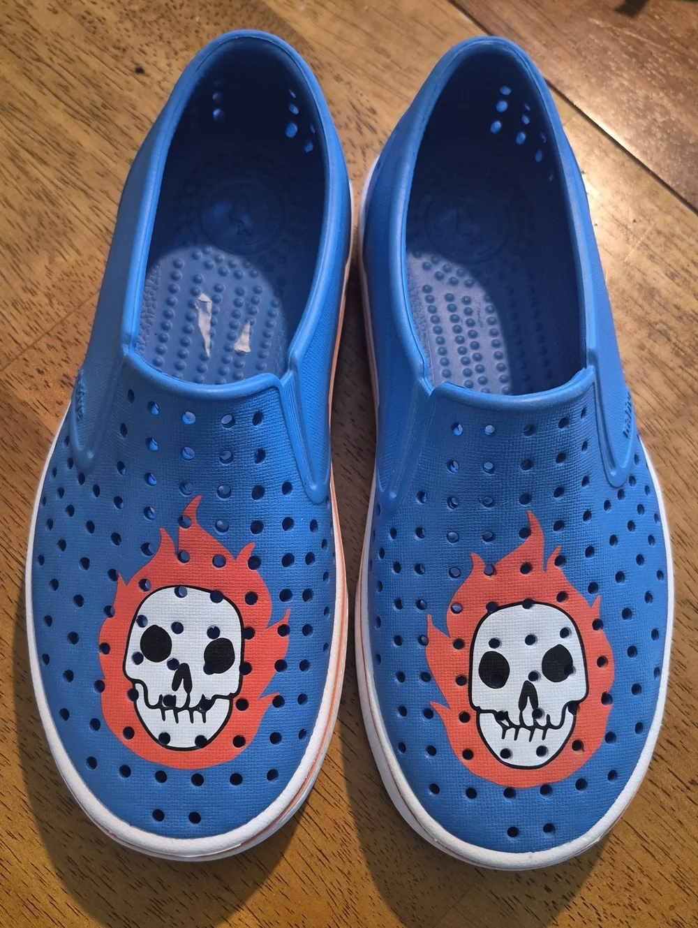 New • Native Miles Blue Flame Skull Graphic Shoes